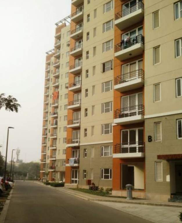  aura Images for Elevation of Mahindra Aura