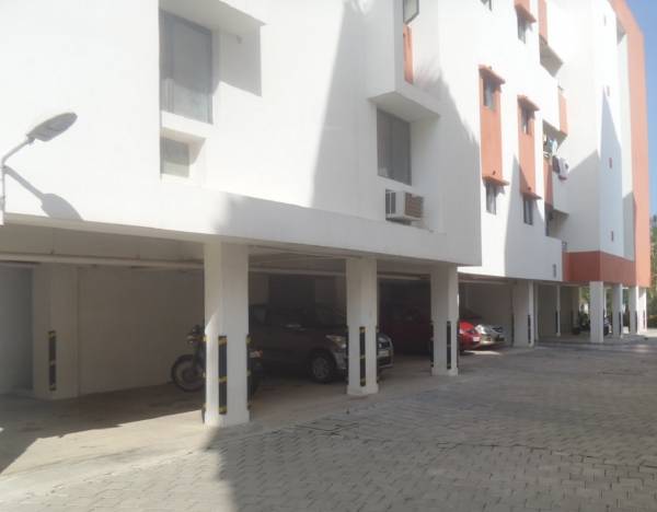  adena Closed Car Parking