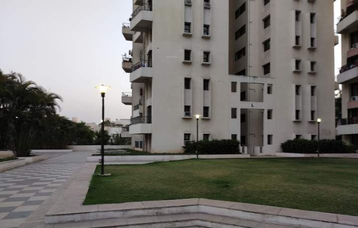  roystonea Landscaped Gardens