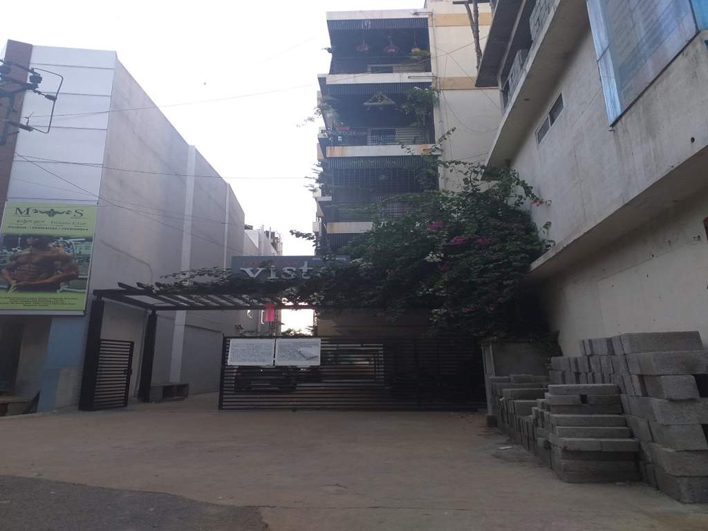  vistas Gated Community