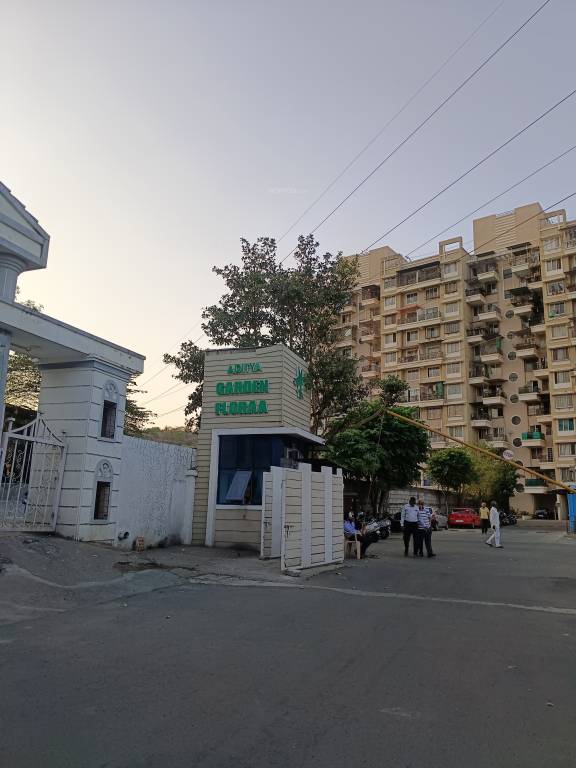 garden floraa Entrance Gate Security Cabin