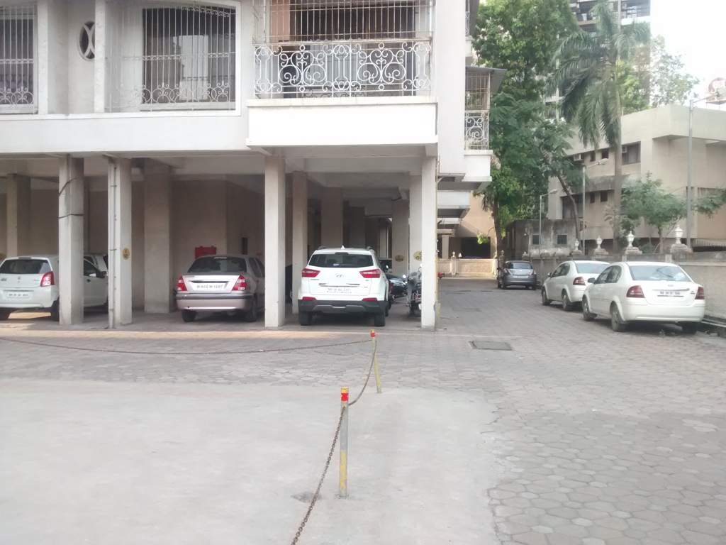  aum sai Car Parking