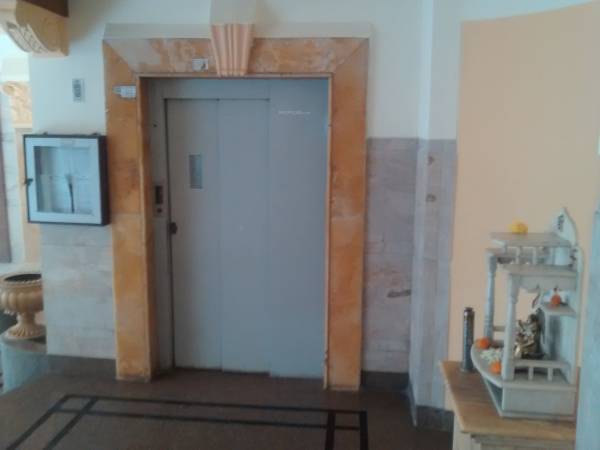  aum-sai Lift Available