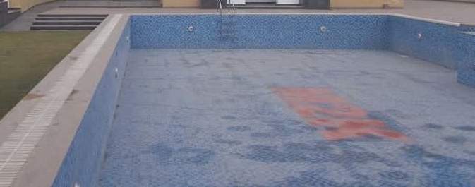  county heights Swimming Pool