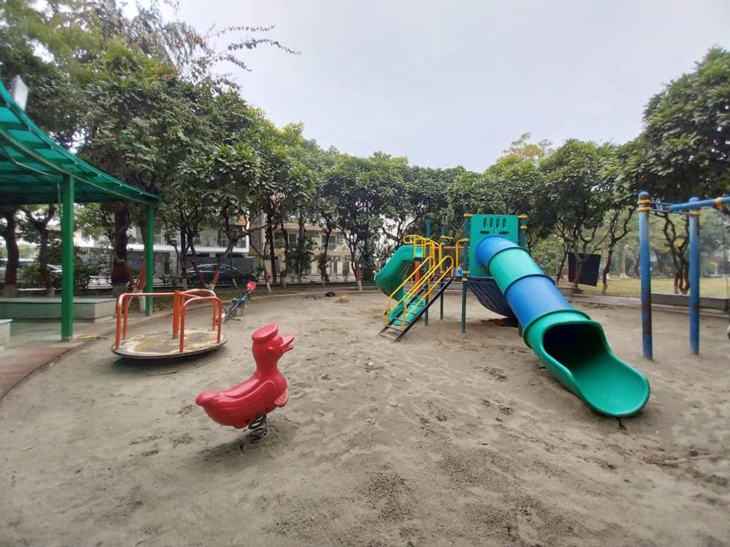  world plots Children's play area