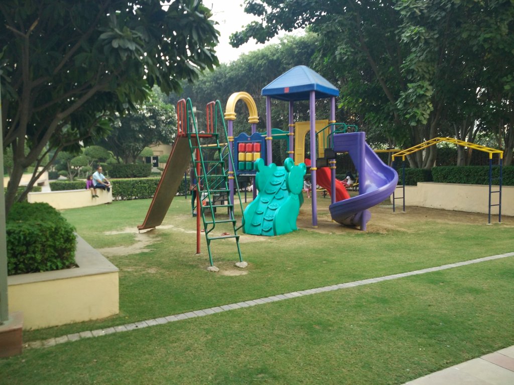  the summit Children's play area