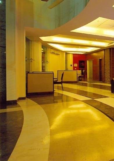  pinnacle Entrance Lobby