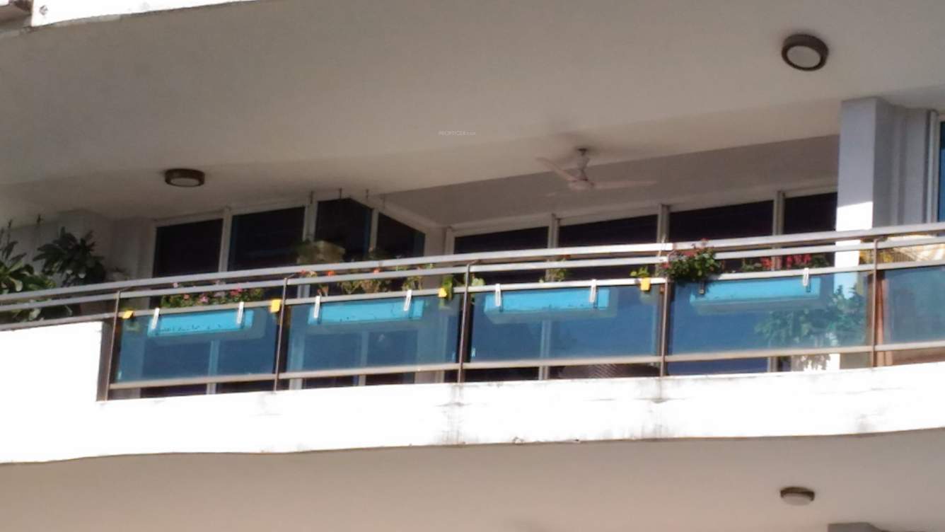  pinnacle Balcony