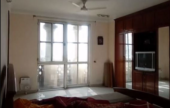  beverly park Living Area