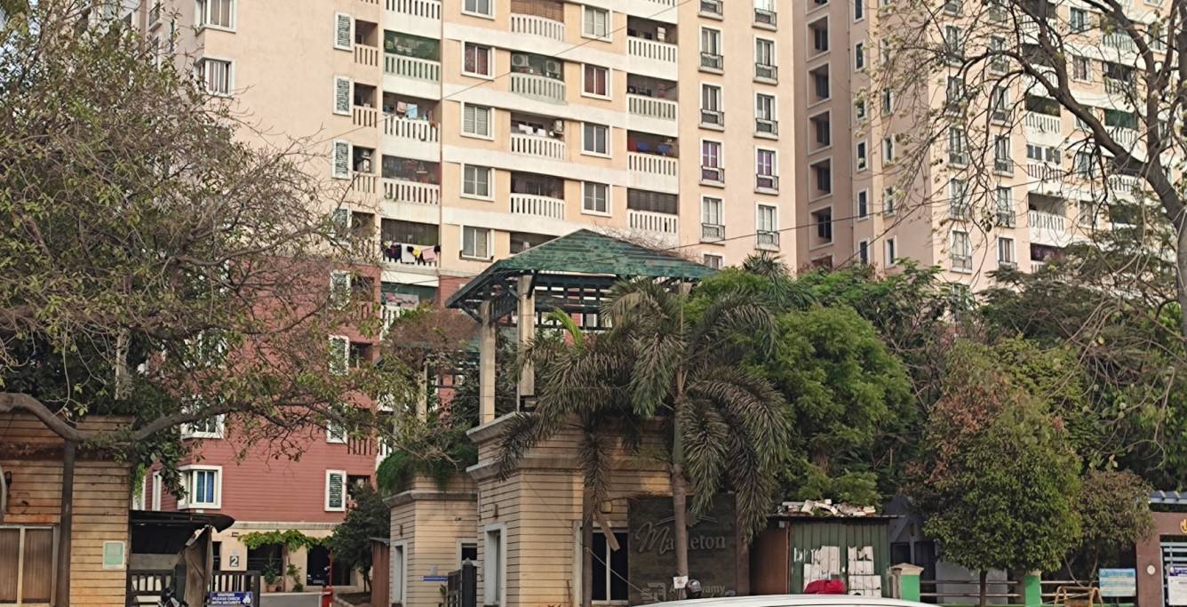 mapleton Entrance Gate Security Cabin