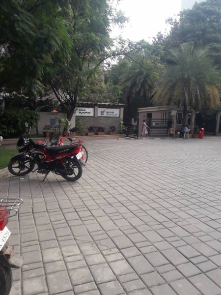  paramount Car Parking