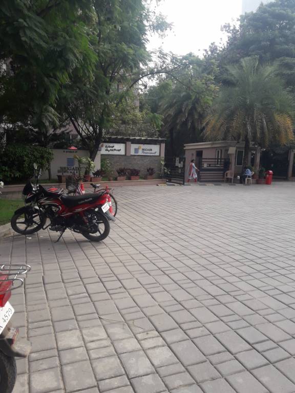  paramount Car Parking