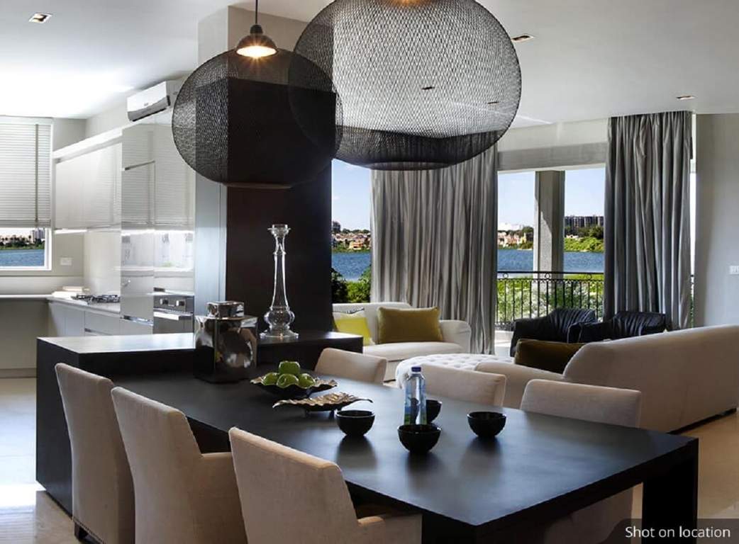  lake verandahs Dining Area