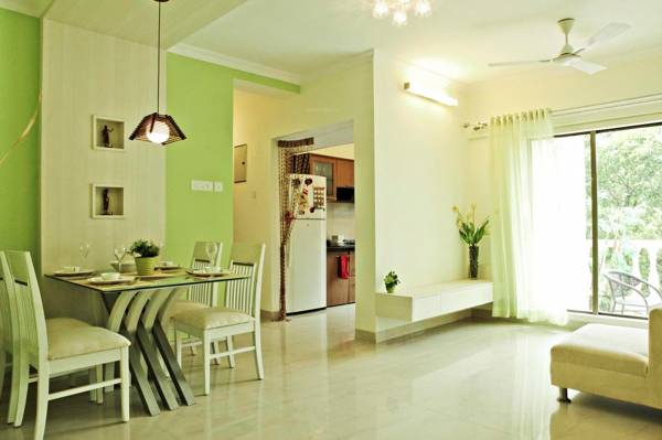  horizons Dining Area