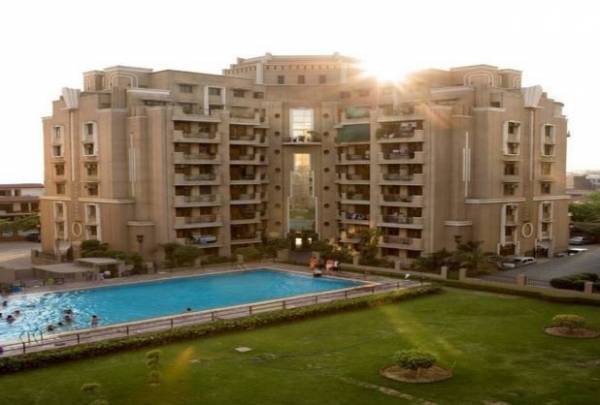  greens-i Swimming Pool