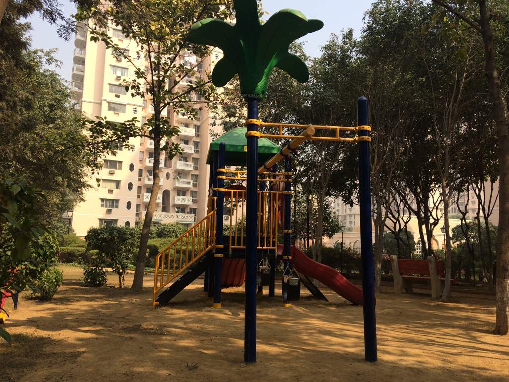 carlton estate Children's play area