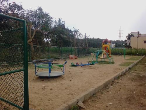  honey-pool Children's play area