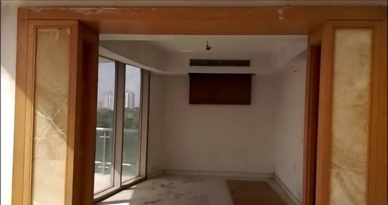 Jaypee Kensington Park Apartments