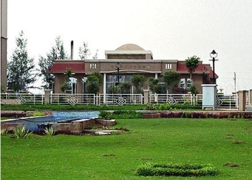 Club House golf-view-apartments Club House