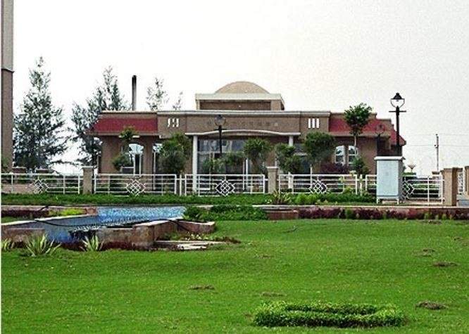 golf view apartments Club House