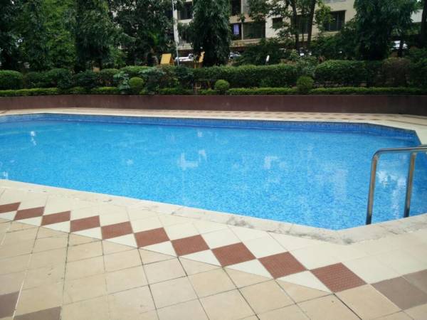  highland Swimming Pool