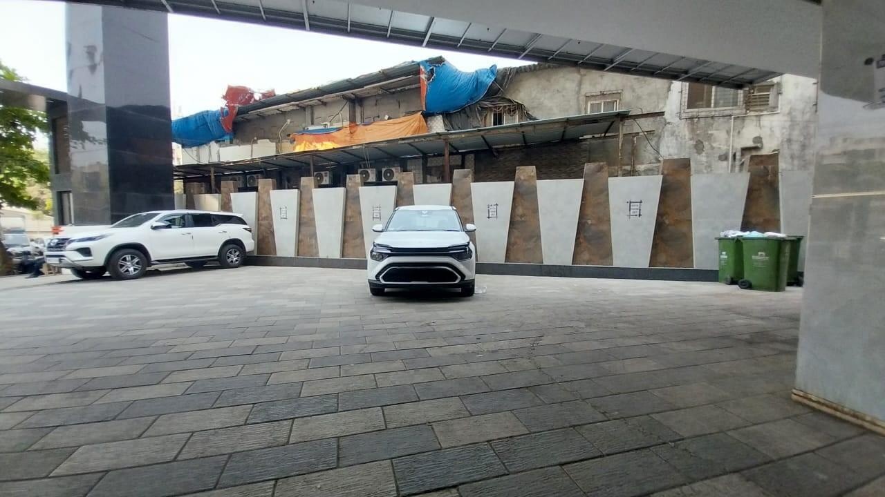  solstice phase i Visitor Parking