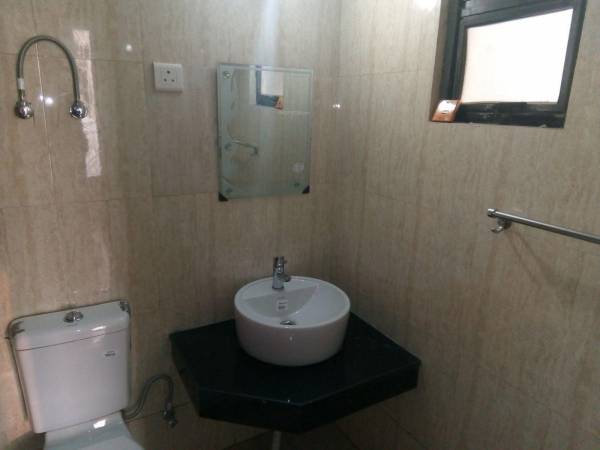  river-heights Bathroom