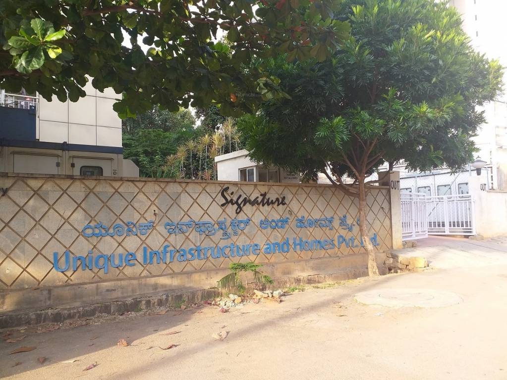  signature Gated Community