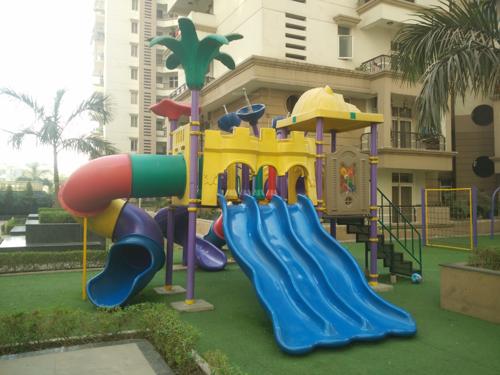  pearl-court Children's play area