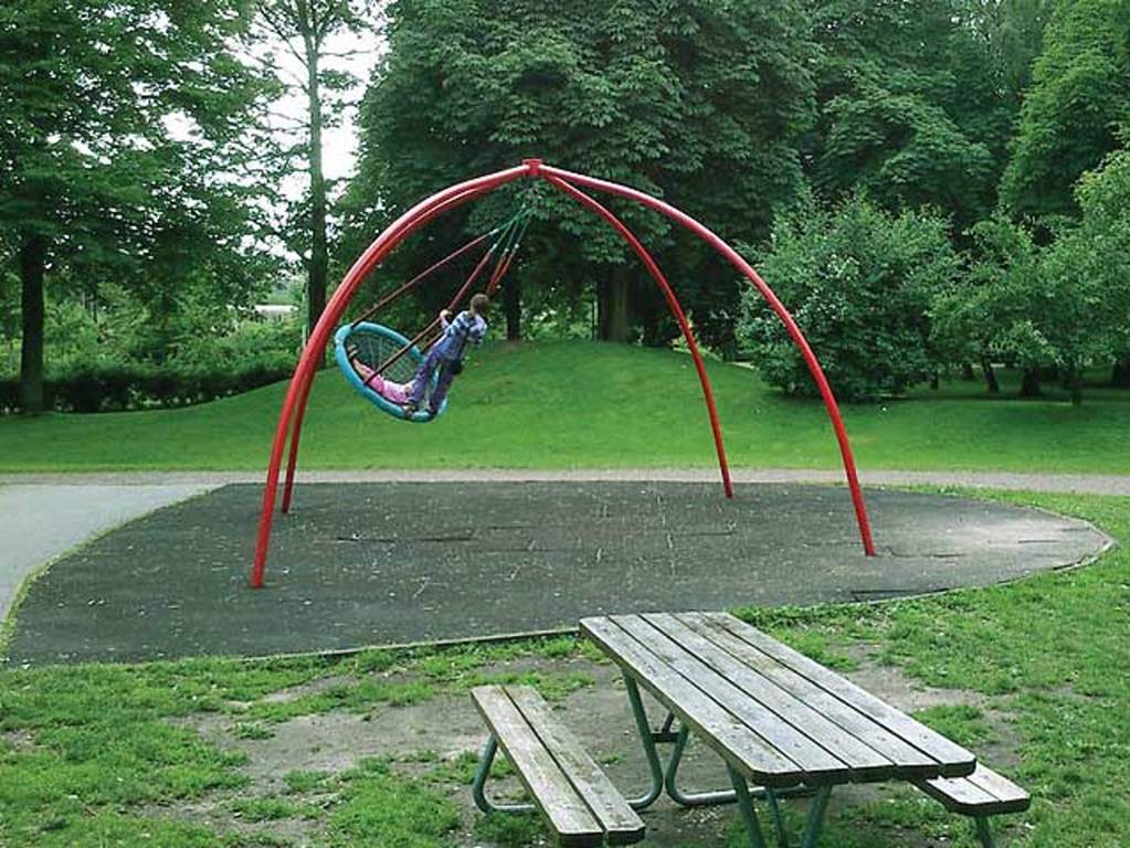  white orchid Images for Amenities of Radiant White Orchid