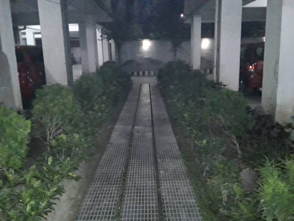  club-residenza Paved Compound