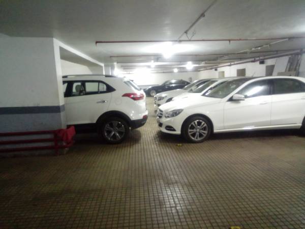  la-solita Car Parking