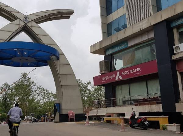  towers Shopping Mall