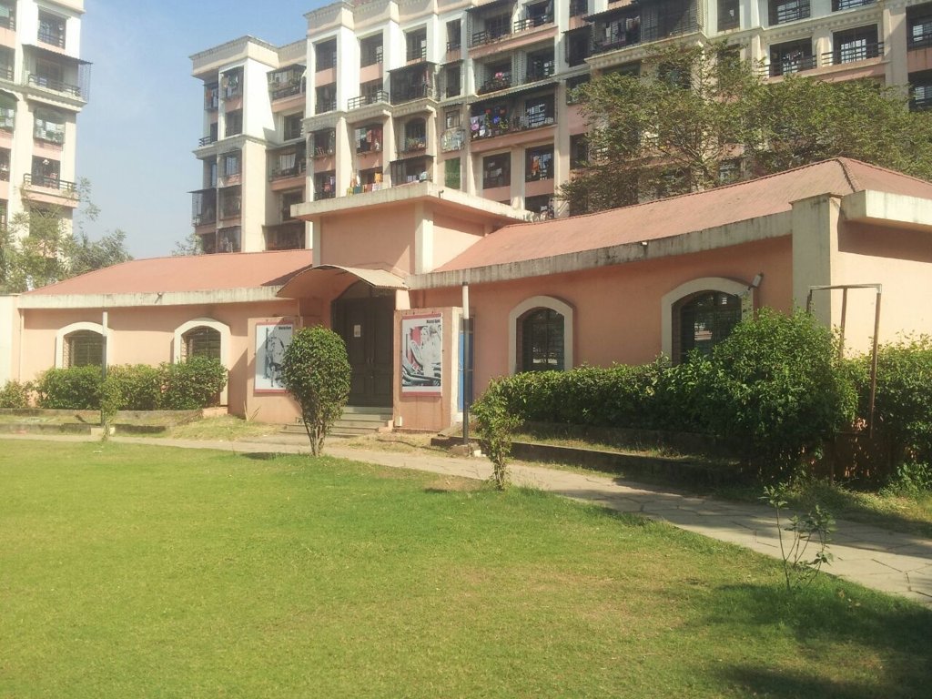  riverside park Club House