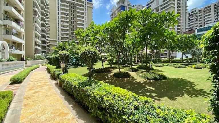  silver estate Jogging Track