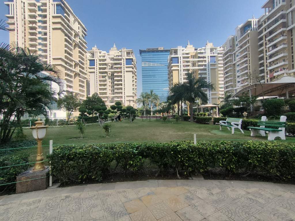  silver estate Landscaped Gardens