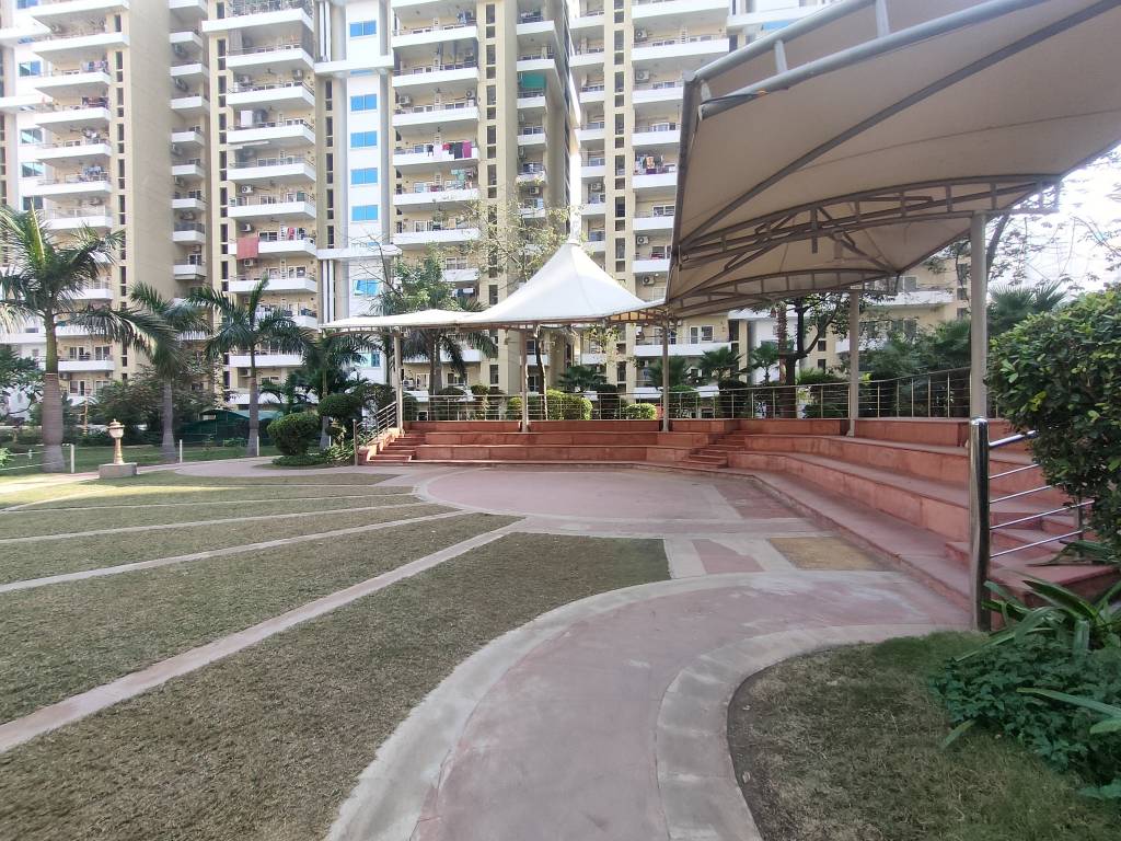  silver estate Others