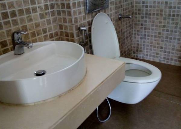  the-great-eastern-gardens Bathroom