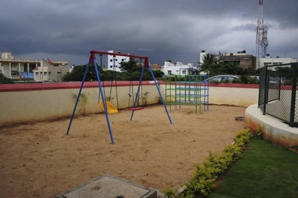 Children's play area power-tower Children's play area