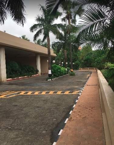  oberoi gardens Car Parking