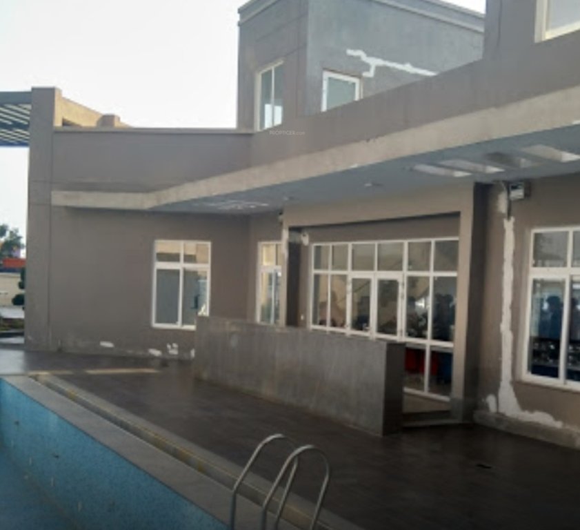 gracieux Swimming Pool