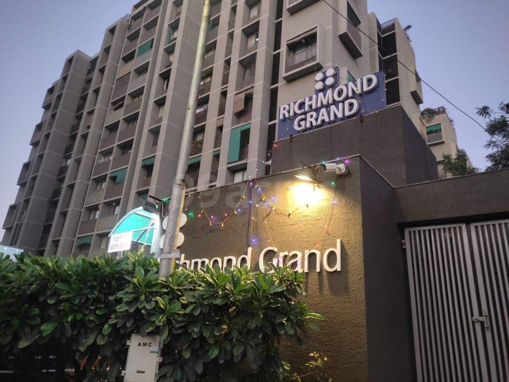  richmond grand Elevation