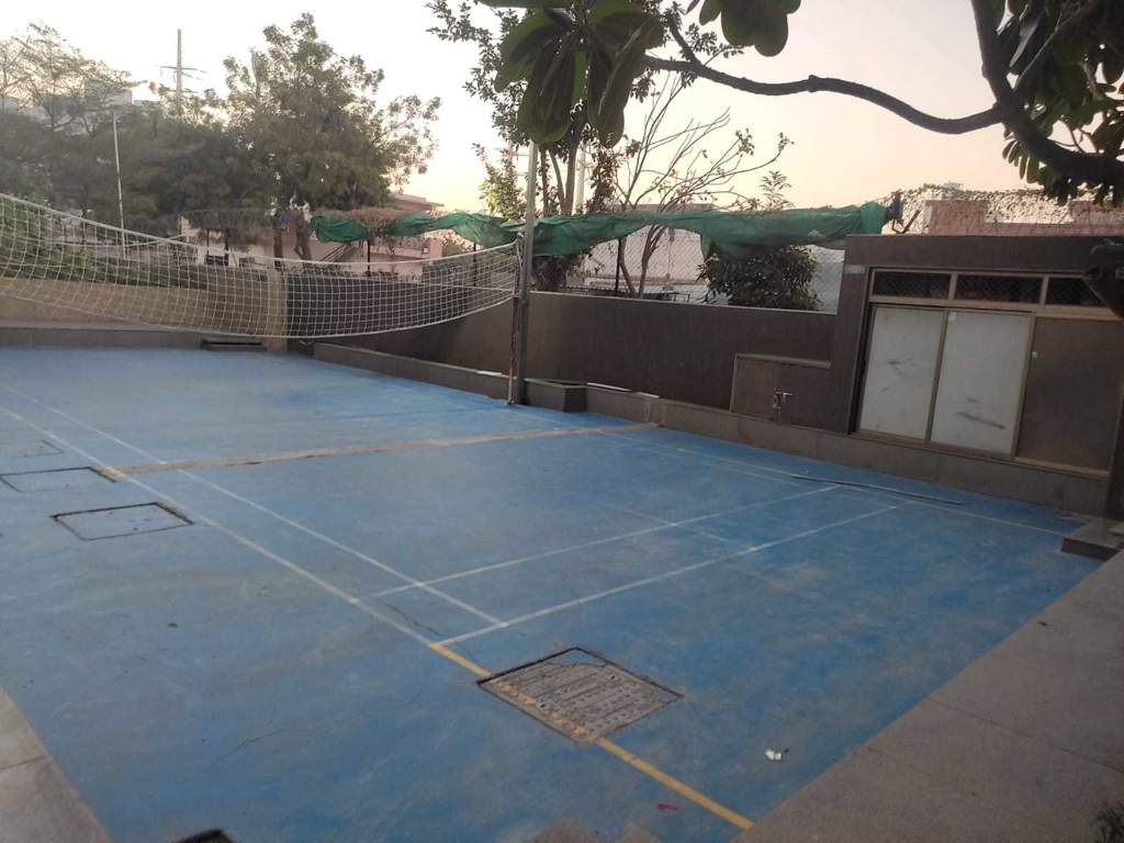  richmond grand Badminton Court