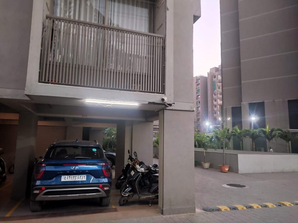  richmond grand Closed Car Parking