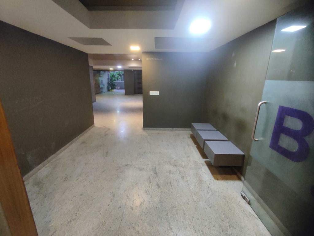  richmond grand Waiting Lounge