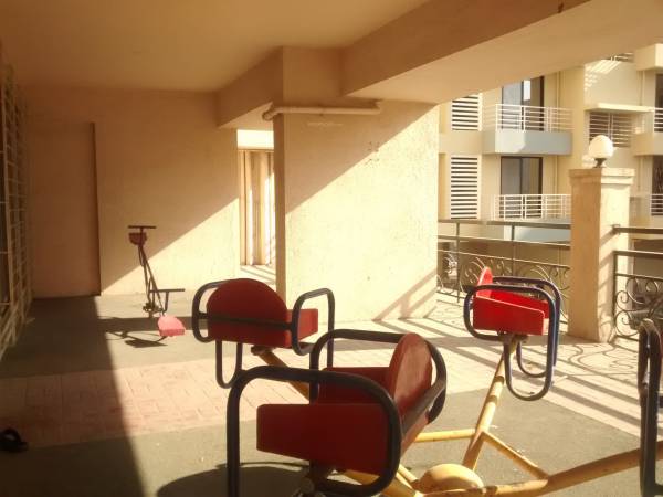 amenities of Lakhani Blue Waves