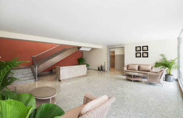  royale Reception/Waiting Room