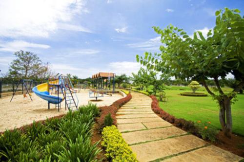  tulips-garden Children's play area
