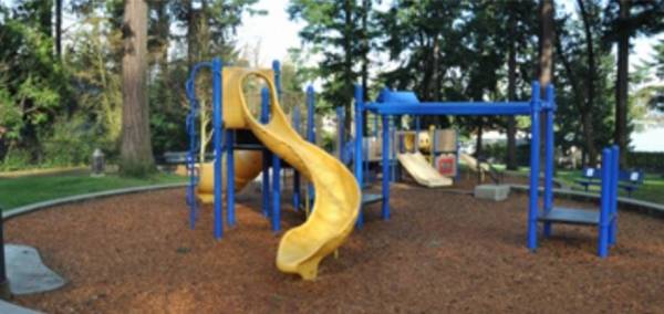 Children's play area amenities of Peninsula Pinnacles