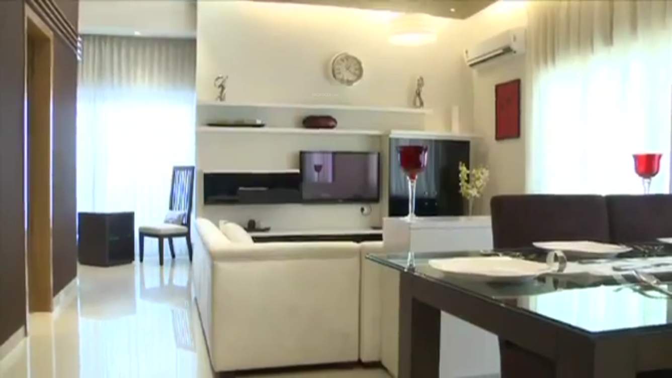 elite cross Living Area
